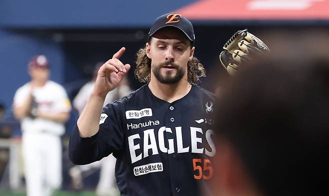 라이언 와이스가 팀 타율 1위 롯데 자이언츠를 상대로 선발 등판한다. 사진은 한화 이글스에서 활약 중인 라이언 와이스의 모습. /사진=뉴스1