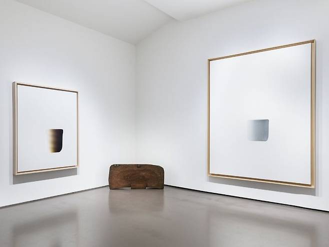 55주년 한국 현대미술의 서사 2부, 이우환 전시 전경. 현대화랑, 서울, 2025.  *재판매 및 DB 금지