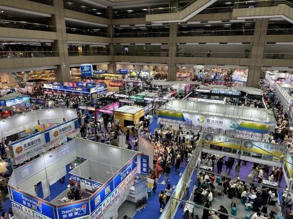 지난해 5~6월 대만 타이베이 세계무역센터에서 열렸던 제18회 타이베이 국제 관광박람회(TTE)의 전경. TTE는 대만 최대 규모의 관광 엑스포다. 23일부터 나흘 동안 같은 장소에서 열리는 제1회 한국여행엑스포(KTE)는 제19회 TTE와 동시 진행된다.  KTE 사무국 제공