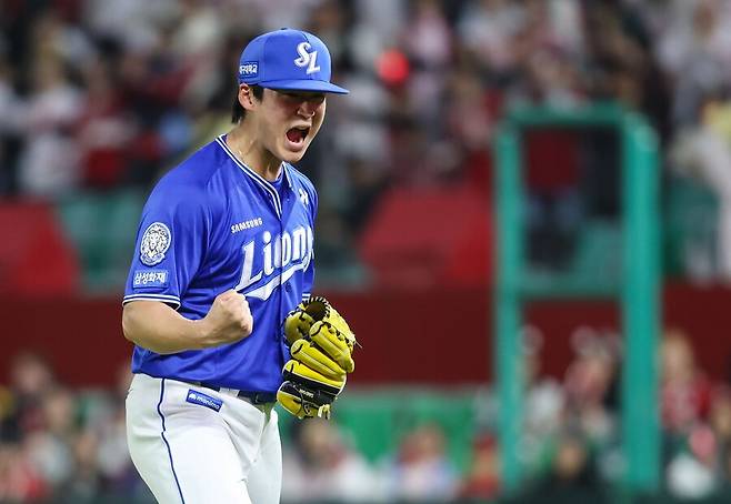 ▲ 올해 삼성의 새 마무리 투수로 떠오른 이호성. 22일 키움 히어로즈와 경기에서 안타 2개를 내주면서도 실점하지 않고 2-0 리드를 지켰다. ⓒ삼성라이온즈