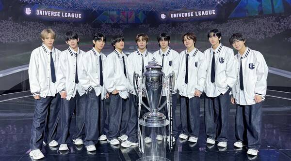 ▲ 아홉이 7월 정식 데뷔한다. 아홉은 경쟁력 있는 실력과 견고한 팬덤, 높은 음악적 완성도를 바탕으로 7월 첫발을 뗀다. K팝 최정상을 향해 본격적인 질주에 나서는 아홉의 앞으로 행보에 이목이 집중된다. 제공|F&F엔터테인먼트