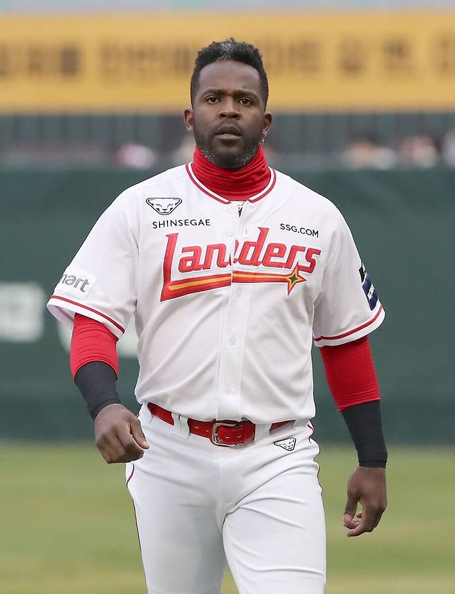 ▲ 순조롭게 재활을 마쳐가고 있는 에레디아는 6월 3일 인천 삼성전에 복귀 예정이다 ⓒSSG랜더스