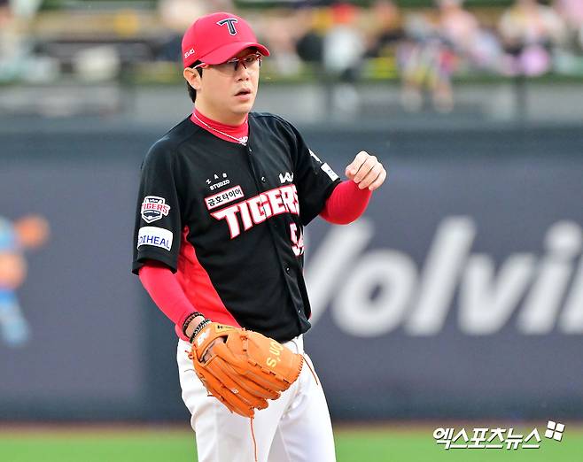 KIA 타이거즈 좌완 양현종이 22일 수원 KT 위즈파크에서 열린 2025 신한 SOL Bank KBO리그 KT 위즈와의 팀 간 6차전에 선발등판, 6⅔이닝 4피안타 4볼넷 4탈삼진 3실점 호투와 함께 승리투수가 됐다. 사진 김한준 기자