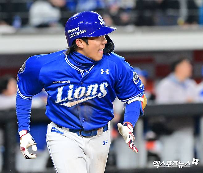 삼성 라이온즈 이재현이 경기에 출전해 1루로 달려나가고 있다. 엑스포츠뉴스 DB