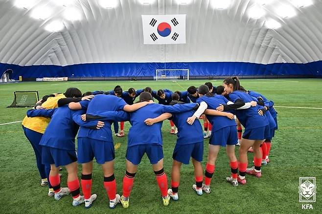 5월 초 진행된 경주 소집훈련 당시 여자 U-17 대표팀 선수들의 모습. [대한축구협회 제공. 재판매 및 DB 금지]