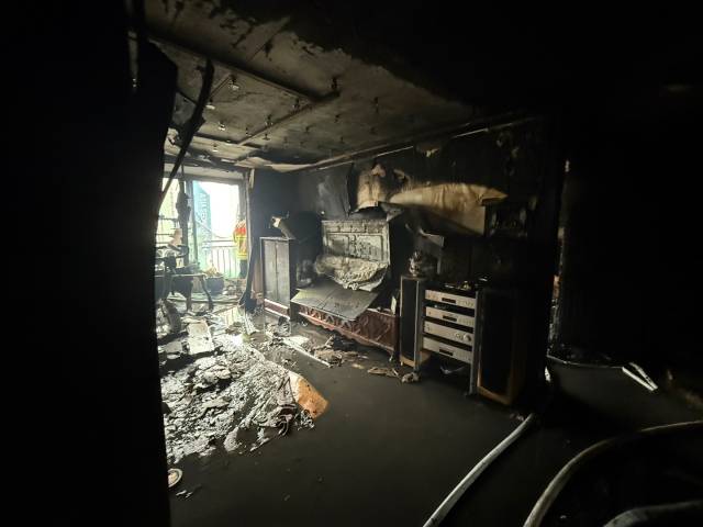 24일 오전 부산 해운대구의 한 아파트에서 불이 났다 30여분 만에 진화됐다. 부산소방재난본부 제공