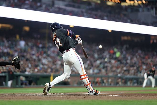 이정후는 24일(한국시간) 미국 워싱턴 DC 내셔널스 파크에서 열린 2025 메이저리그(ML) 워싱턴전 2번 중견수 선발 출전해 2안타 1볼넷 2득점을 기록했다. 사진 | AFP 연합뉴스