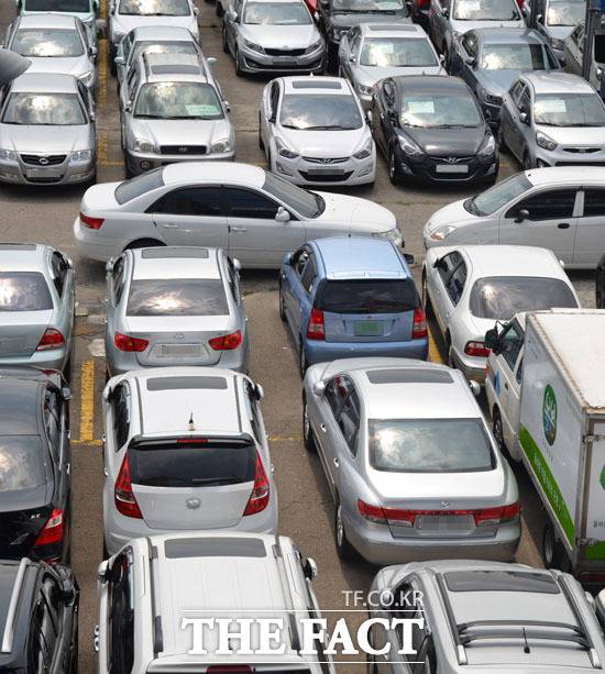 23일 업계에 따르면 현대차와 기아는 지난해 각각 4.1%, 2.9%로 설정돼 있던 중고차 시장 점유율 자율 규제가 이달 1일부로 해제됐다. /더팩트 DB
