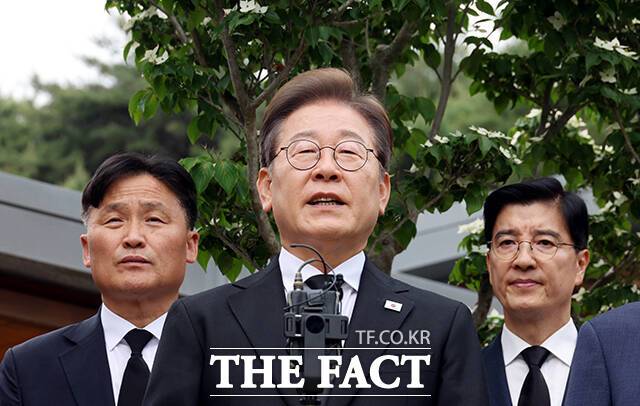 이재명 더불어민주당 대통령 후보는 변호사 자격이 없어도 대법관이 될 수 있는 내용의 박범계 의원의 법안을 두고 "섣부르다"고 선을 그었다. /배정한 기자