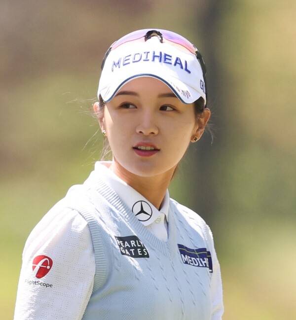 2025년 한국여자프로골프(KLPGA) 투어 제13회 E1채리티 오픈 대회 우승 경쟁에 뛰어든 박현경 프로. 사진제공=KLPGA