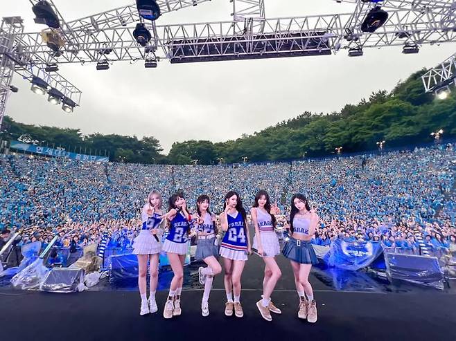Girl group IVE at Yonsei University's Akaraka festival on May 25, 2024 [SCREEN CAPTURE]