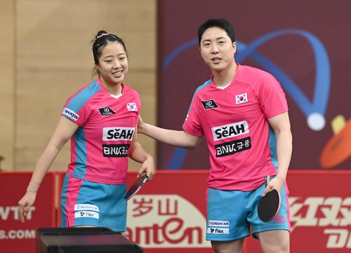 세계탁구선수권 혼합복식 콤비 임종훈(오른쪽)과 신유빈. 사진[연합뉴스]