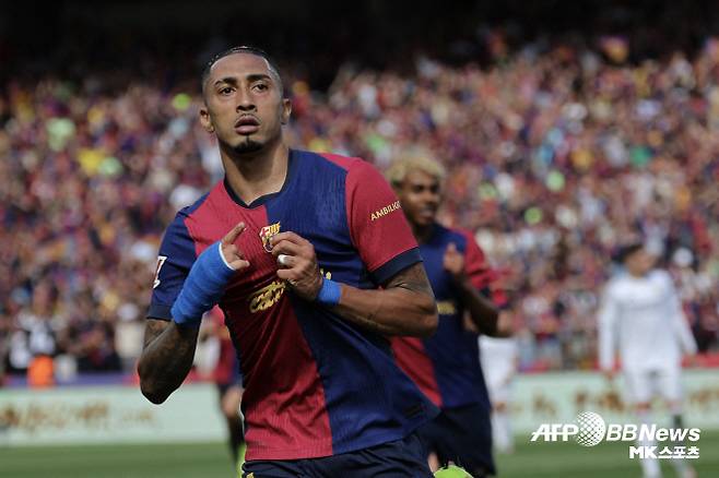 하피냐(29·브라질)가 잔류한다. ‘오일머니’를 앞세운 사우디아라비아 프로페셔널 리그에서의 유혹이 있었지만, 하피냐는 FC 바르셀로나와의 동행을 선택했다. 사진=AFPBBNews=News1