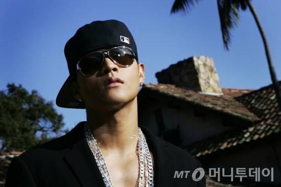 유승준이 촉발한 병역 기피 논란을 잠재우기 위해 2005년 5월24일 국적법 개정안이 시행됐다. /사진=머니투데이DB