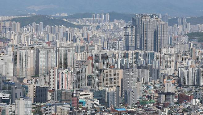 남산에서 바라본 서울 시내 아파트 단지. [연합]
