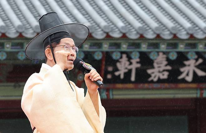 김문수 국민의힘 대선 후보가 24일 경북 안동시 웅부공원에서 유세를 하고 있다. [연합]