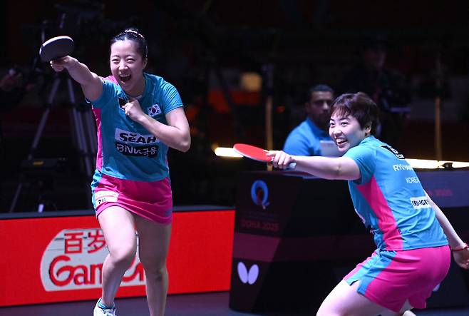 한국 탁구 여자 복식 새 간판 신유빈(왼쪽)과 유한나. 사진공동취재단