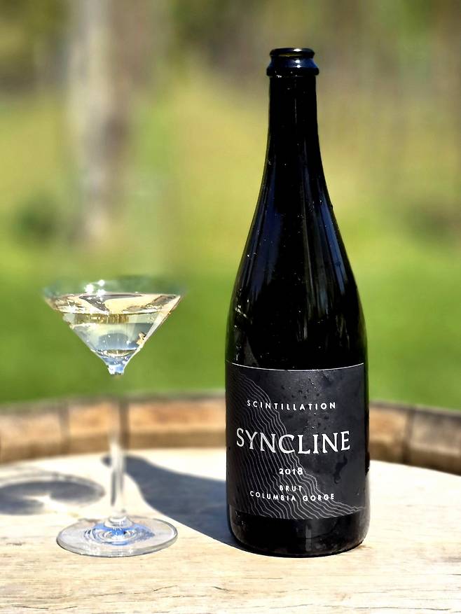 씬클라인 전통방식 스파클링 와인.