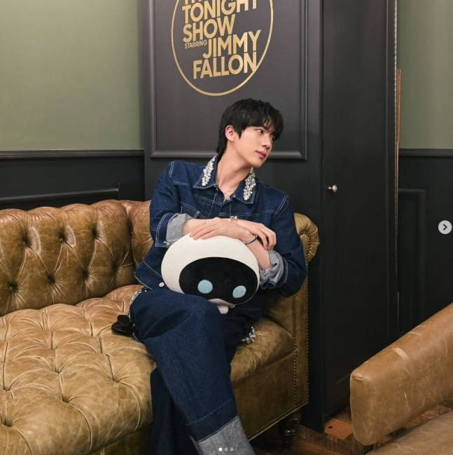 ▲ 출처| BTS 진 개인 계정