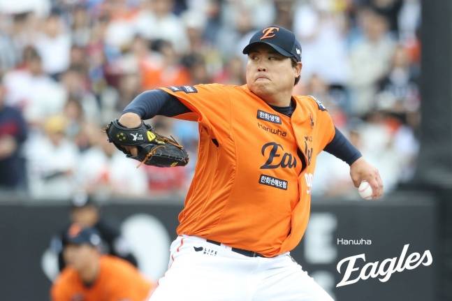 류현진이 24일 대전 롯데전에서 역투하고 있다. /사진=한화 이글스 제공