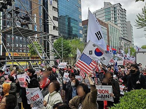 지난 3일 교대역 인근에서 열린 윤석열 전 대통령 지지 집회 [연합뉴스 자료사진. 재판매 및 DB 금지]