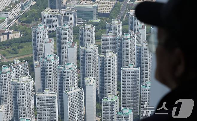 서울 송파구 서울스카이에서 바라본 아파트 단지 모습. 2025.5.18/뉴스1 ⓒ News1 장수영 기자