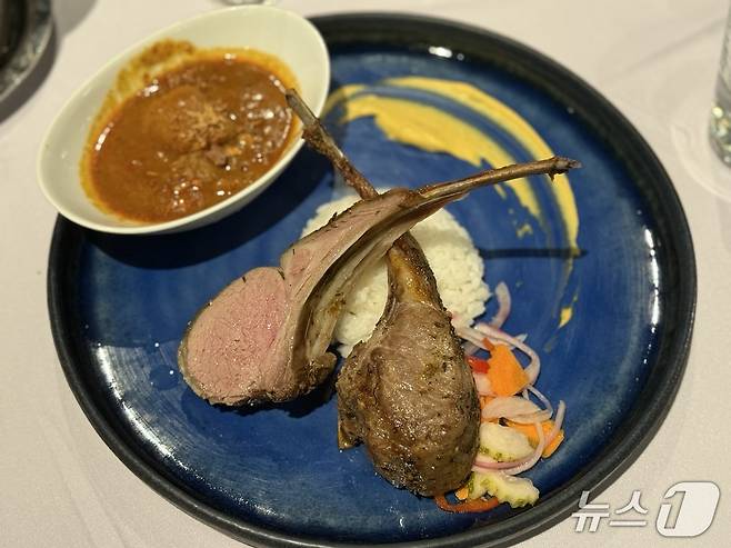 클럽메드푸껫 추다 레스토랑에서 제공하는 메인 요리. ⓒ 뉴스1 김형준 기자