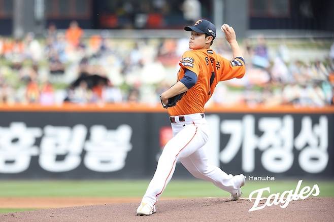 한화 문동주가 25일 대전 한화생명 볼파크에서 열린 2025 KBO리그 롯데전에 선발 등판해 역투하고 있다. 사진 | 한화 이글스