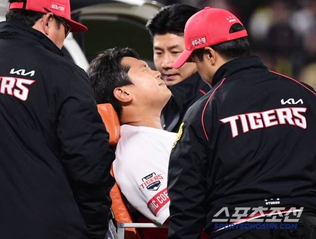 27일 광주 기아챔피언스필드에서 열린 KBO리그 KIA-롯데 경기. 3회 안타를 날리고 주루 도중 햄스트링 부상을 당한 황대인. 광주=송정헌 기자songs@sportschosun.com/2024.03.27/
