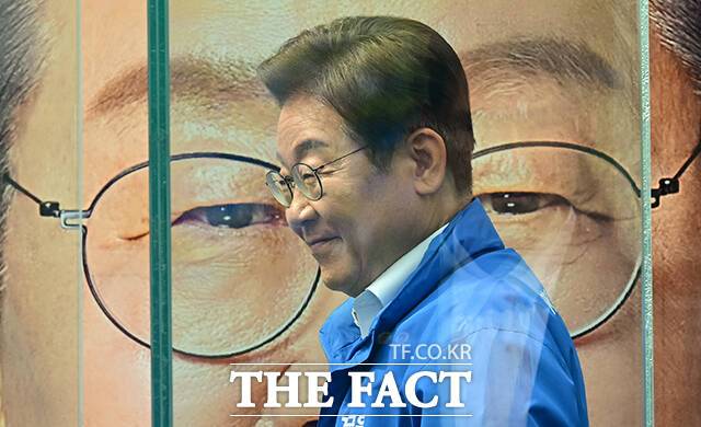 이 후보는 부천역 북부 광장에서 이날 유세를 시작하며 대통령으로 취임한다면 상법 개정안에 대해 거부권을 행사하지 않고 즉시 공포하겠다는 입장을 분명히 했다. /임영무 기자