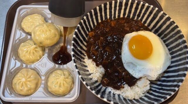 피시방 알바 브이로그를 선보이는 유튜브 채널 '도민이'도 음료와 간식을 만드는 과정을 감각적으로 담아내며 인기를 얻고 있다. /유튜브 채널 '도민이' 영상 캡쳐