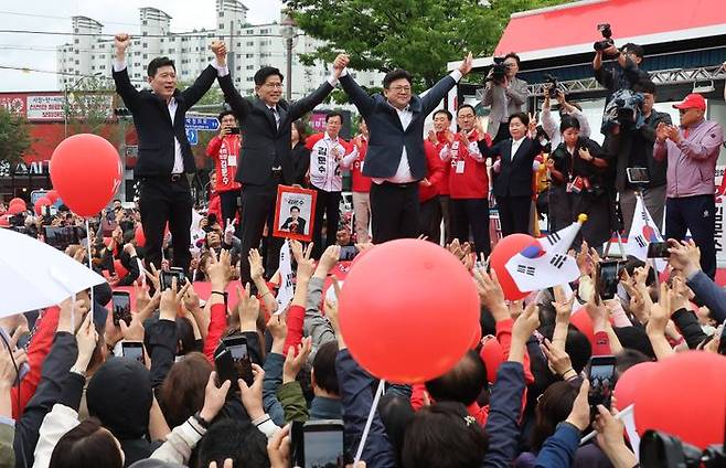 김문수 국민의힘 대선 후보가 24일 오후 경북 구미시 박정희로에서 열린 구미시 유세에서 지지를 호소하고 있다. ⓒ데일리안 방규현 기자