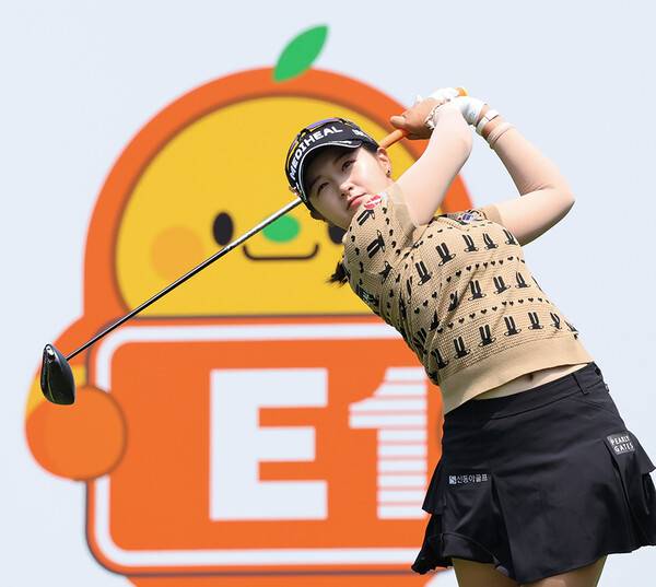 2025년 한국여자프로골프(KLPGA) 투어 제13회 E1채리티 오픈 우승을 차지한 박현경 프로가 최종라운드에서 경기하는 모습이다. 사진제공=KLPGA