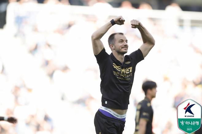 무고사의 골 세리머니. 사진=프로축구연맹