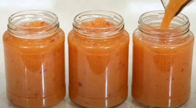 항암 성분은 물론, 비타민과 항산화 물질까지 한 번에 챙길 수 있는 '당근주스' 레시피가 알려졌다. 사진은 완성된 당근주스. [사진=유튜브 채널 '지식한상']