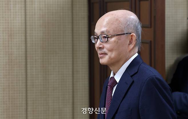 안창호 국가인권위원장이 지난 3월 6일 서울 중구 인권위에서 열린 6차 상임위에 참석하고 있다. 권도현 기자