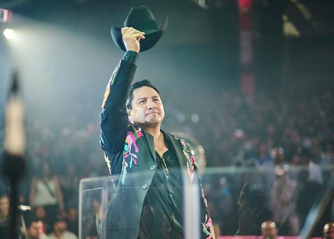 멕시코 출신 유명 가수 훌리온 알바레스. 인스타그램 캡처