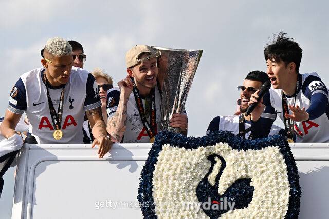 손흥민과 토트넘 동료/게티이미지코리아