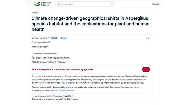 2025년 5월 2일(현지시간) 영국 맨체스터대 소속 노르만 판레인, 리버풀 열대의학대학원 소속 크리스토퍼 유젤, 영국 생태수문학센터(UKCEH) 소속 제니퍼 셸턴 등 박사후 연구원 3명이 인터넷에 공개한 아스페르길루스 균류의 지리적 이동 예상 논문 초안.