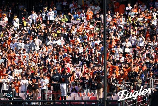 한화 이글스 팬들이 대전 한화생명볼파크를 가득 채웠다. /사진=한화 이글스 제공