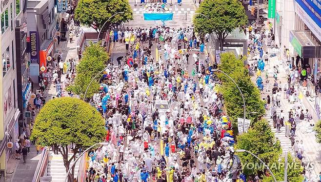 춘천마임축제 개막행사 '아!水(수)라장' [춘천마임축제 제공. 재판매 및 DB 금지]