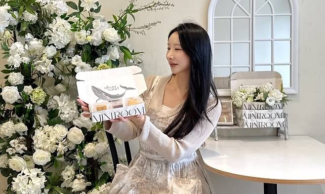 '미니룸' 박은송 대표가 주력 제품인 울산샌드를 소개하고 있다.