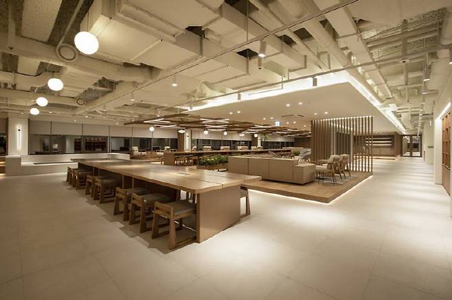 플렉스 사무실 8층 라운지 전경. (사진=플렉스)