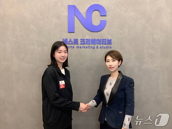 주예빈이 넥스트크리에이티브와 매니지먼트 계약을 맺었다. (넥스트크리에이티브 제공)