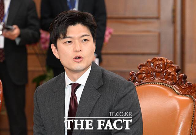 김용태 국민의힘 비상대책위원장이 26일 국회에서 열린 중앙선대위회의에서 이준석 개혁신당 대선 후보에게 단일화의 전제조건을 제시해달라고 제안했다. /박헌우 기자