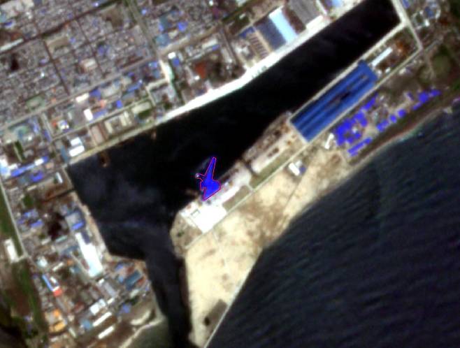 TelePIX analyzed satellite imagery of the warship accident at North Korea’s Chongjin Shipyard using Planet Labs’ SuperDove constellation. The blue overlay indicates the location of the capsized destroyer./TelePIX