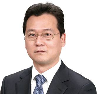 이부형 현대경제연구원 이사 - 일본 주오대 경제학 석·박시, 전 대구경북연구원 동향분석실장