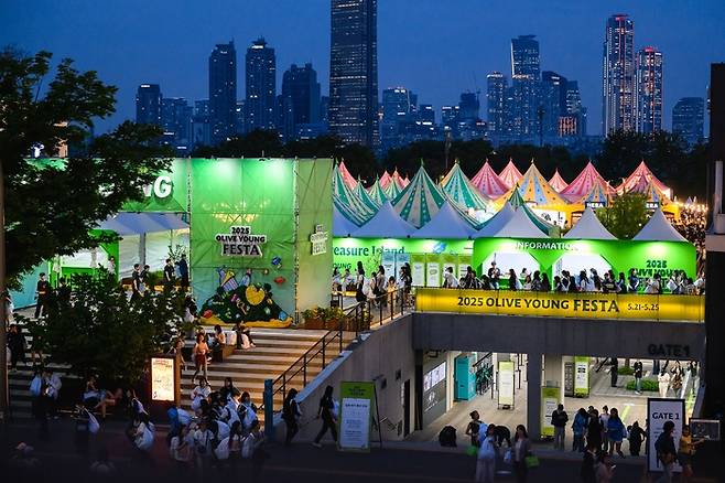 '2025 올리브영 페스타'는 지난 5월 21~25일 서울 용산구 노들섬에서 종일 관람 형태로 진행됐다.