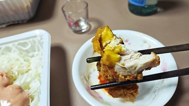 20250525_195707.jpg 저녁 직화바베큐 치킨과 후라이드 치킨