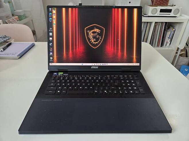 인텔 코어 울트라9 285HX가 탑재된 MSI 타이탄 18 HX AI. 사진=구자윤 기자